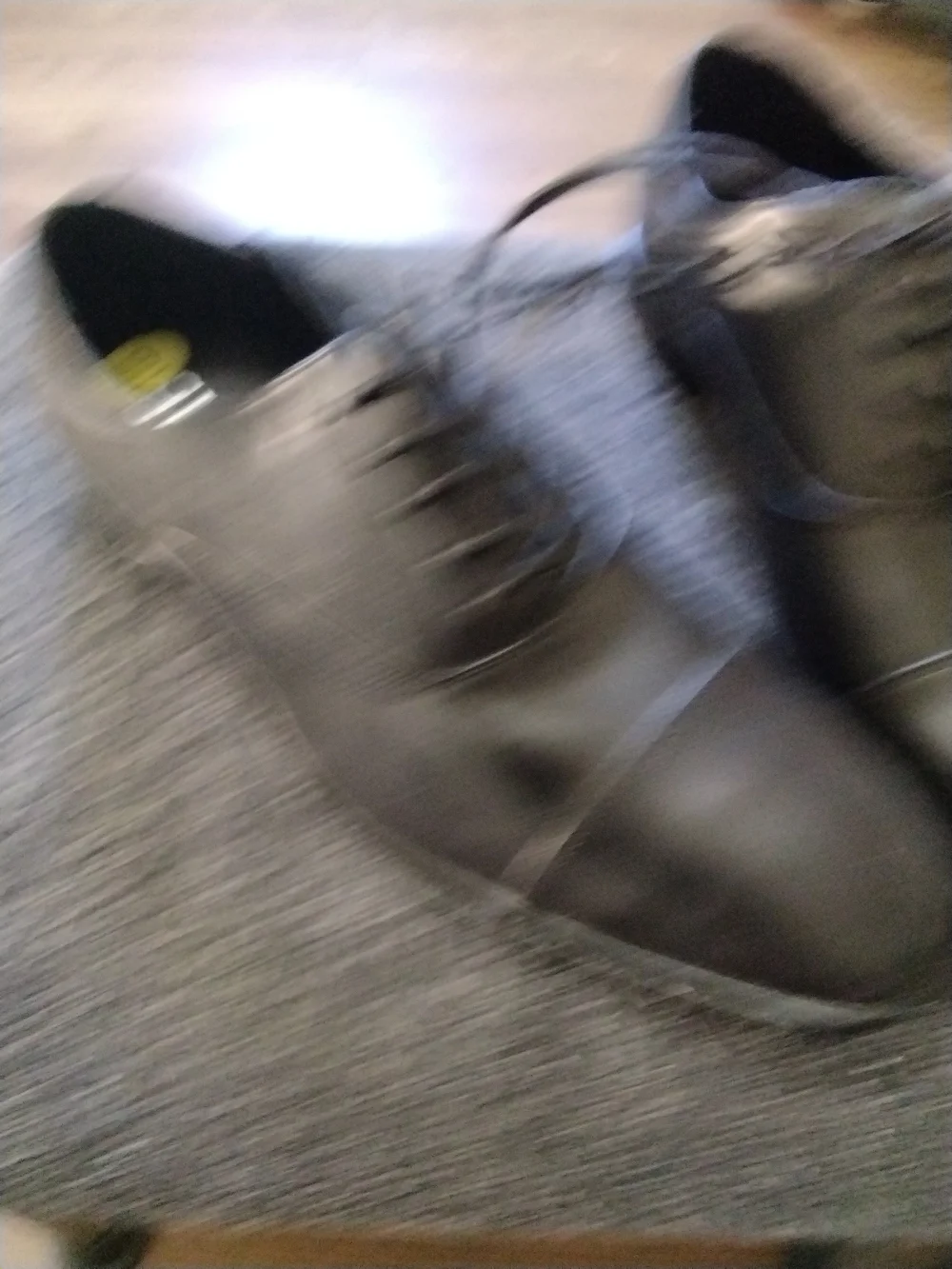 GUESS Black Men’s Cap-Toe Leather Oxfords